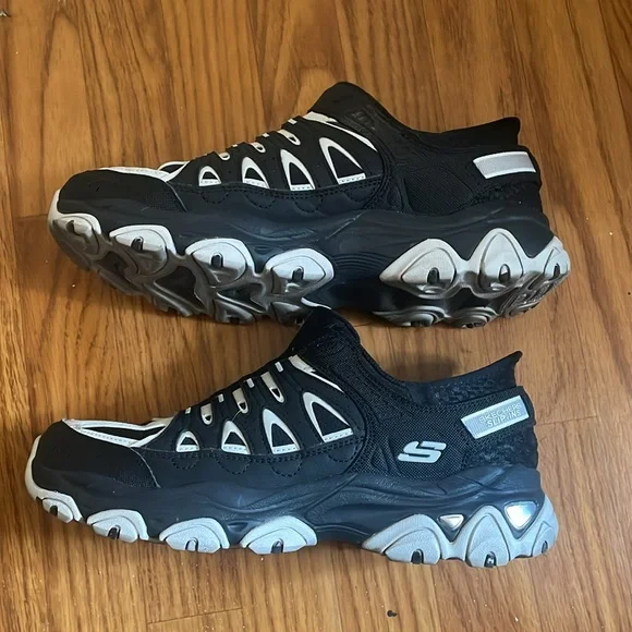 Skechers Black and White Slip In Sneakers Size 9 - Picture 2 of 5